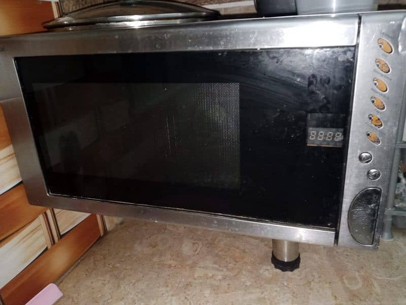 Clatronic Microwave and Baking Oven Imported 1