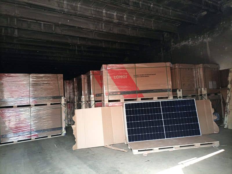 Longi and Canadian Solar Panels Available 4