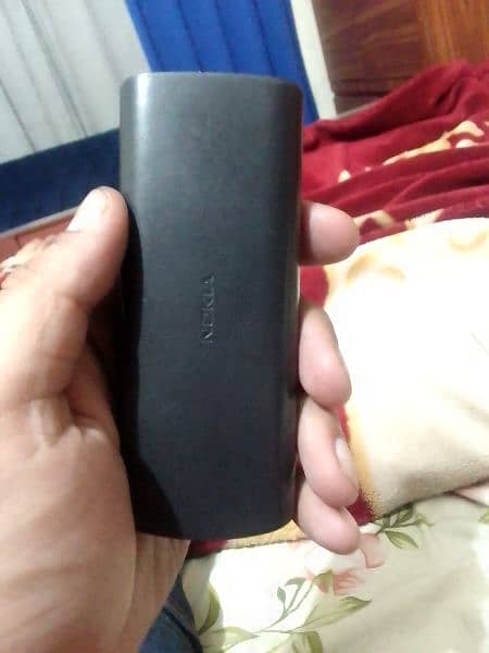 selling Nokia 110 with box and all accessories 2