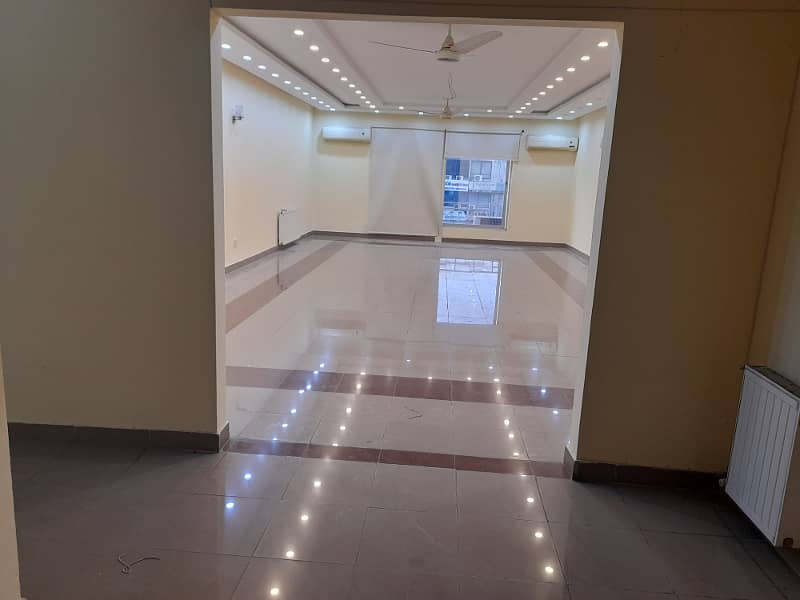 3700 sqft 3 bedroom unfurnished apartment Available for rent in F11 Abu Dhabi Tower 10