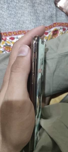 iPhone XS Max gold colour pta approved 10/10 condition 5