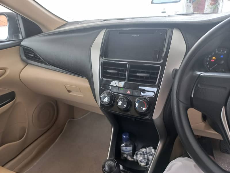 2021 White Yaris ,Islamabad Number Only 6100 KMs in Bahawalur. . Urgent 1