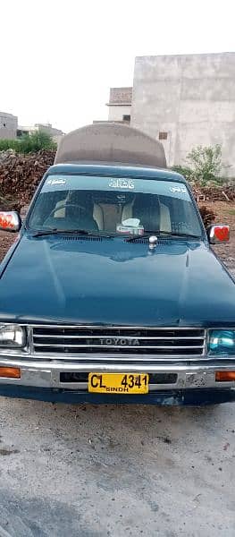 1988 Toyota hilux in a superb condition CNG and Petrol 2