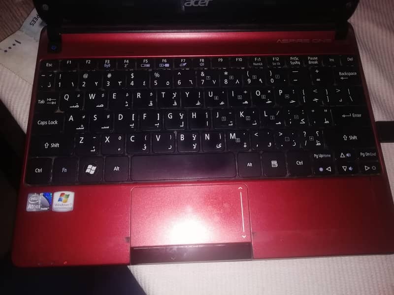 Acer Aspire One D-270 6