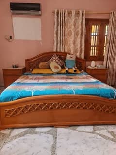 king size bed, made of diyar wood
