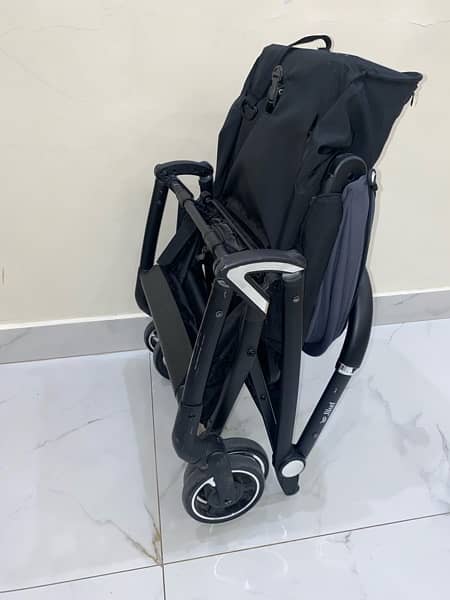 Imported Baby Stroller/walker in Excellent condition 11