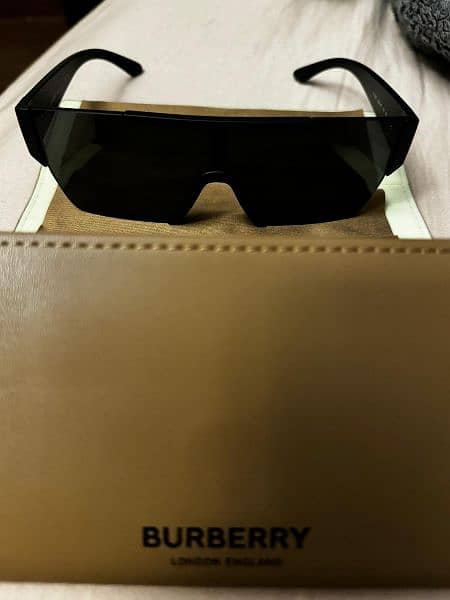 Burberry eyewear Original 8