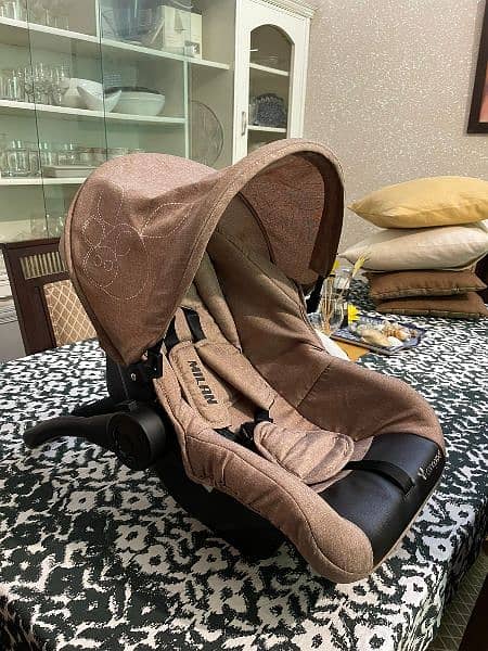 Baby Carry cot, Car seat 1