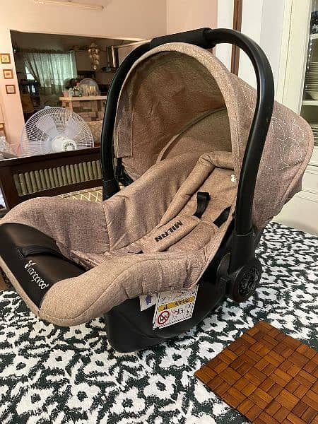 Baby Carry cot, Car seat 3