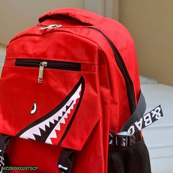A casual red bagpack 1