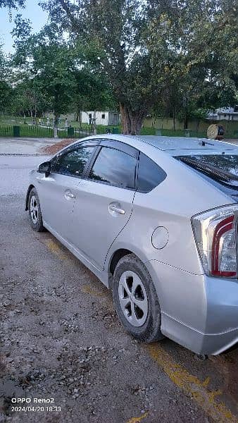 toyota prius 2014/17 untouched no paint no dent doctor used 4