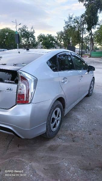 toyota prius 2014/17 untouched no paint no dent doctor used 16