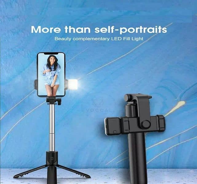 selfie stick with mini LED light mini triple stand 1