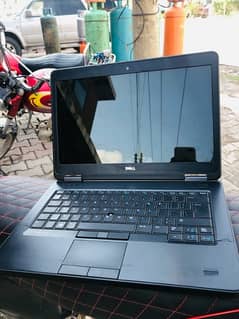laptop dell gpu 2 gb ram 8 gb