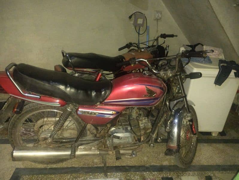 Honda 100 cc bike in good condition 0