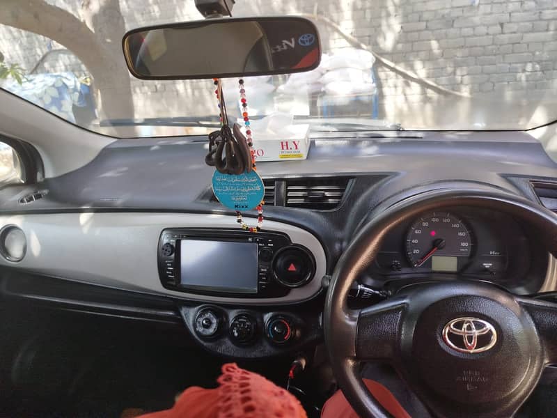 Toyota Vitz 2015 model Excellent condition 1