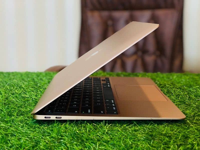 MacBook Air Core i-3, 2020, 13 inch, 8-256, Golden Color 2