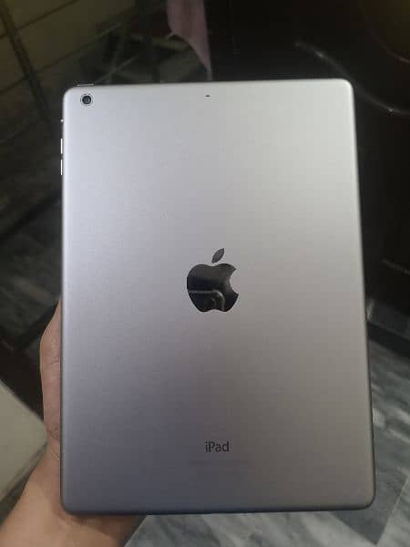 i pad Air 16 GB all ok very good condition 10/10 2