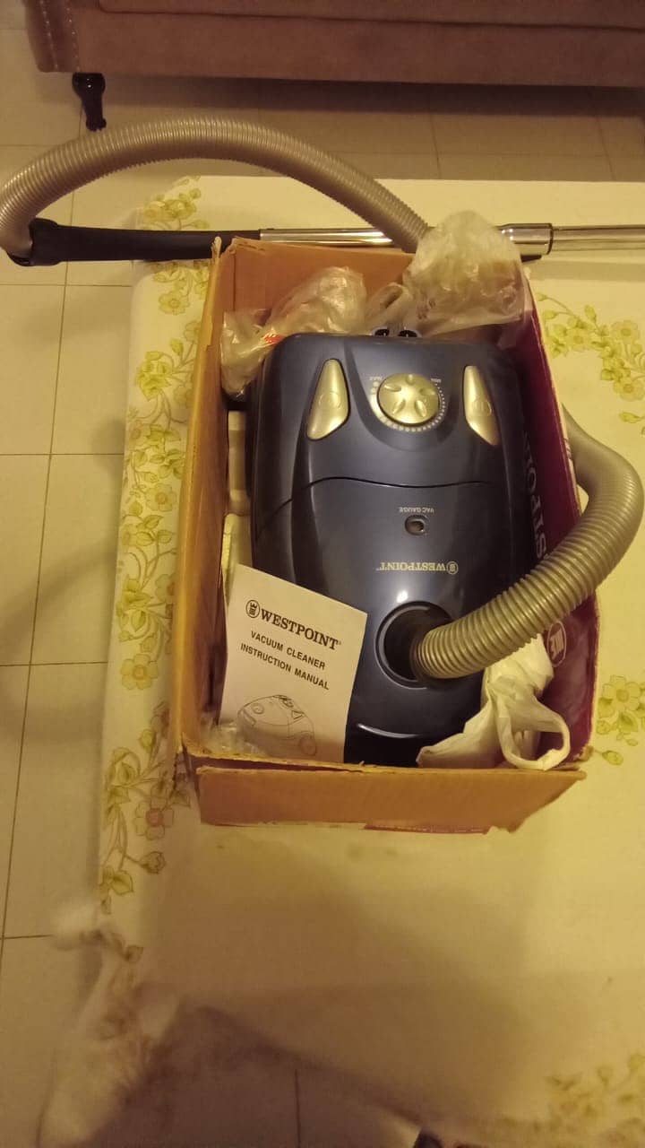 Deluxe Vacuum Cleaner 2