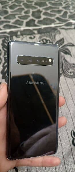 Samsung S10 plus 5G for sale in Faisalabad in Good condition 4