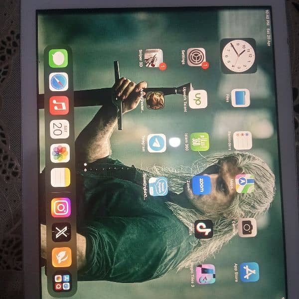 ipad 6th gen - Not a single fault - good condition 7