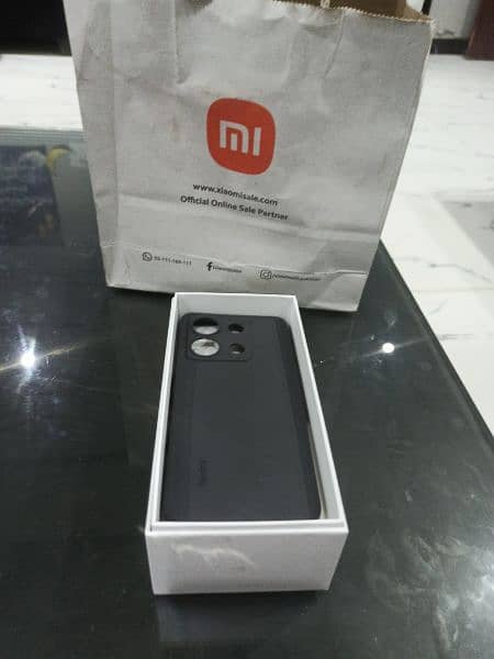 Redmi note 13  8/256 official Mi waranty Date of buy 19 april 3