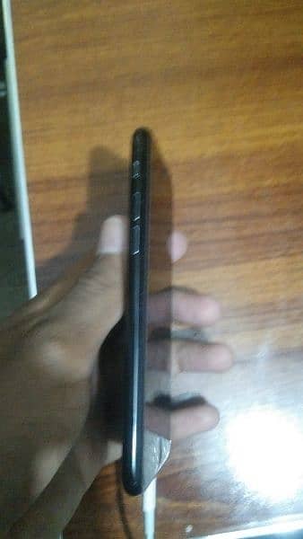 iPhone 7 non PTA All ok no any fault 32 GB black colour 1