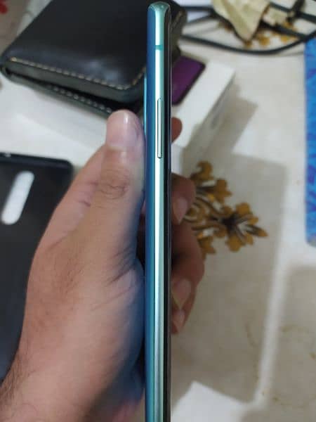 OnePlus 8 (Olx Chat Only) 3