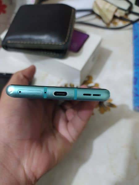 OnePlus 8 (Olx Chat Only) 4