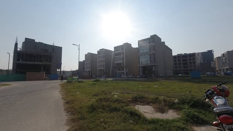8 Marla Building Prime Location For Rent In Broadway Commercial DHA PHASE 8 Lahore 3