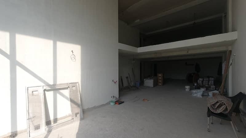 8 Marla Building Prime Location For Rent In Broadway Commercial DHA PHASE 8 Lahore 4