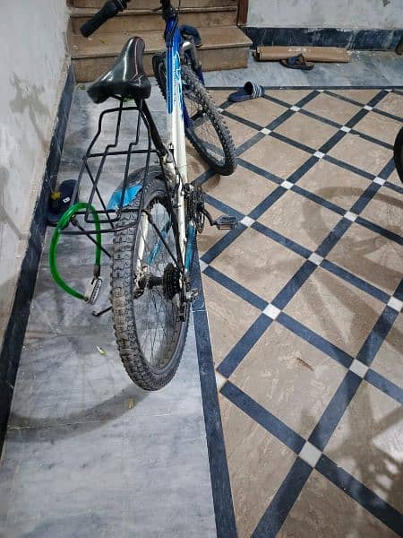bicycle in good condition all gears 2