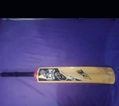 ZALMI PESHAWAR Ka Cricket Bat With 2 Free Balls 10/8 condition