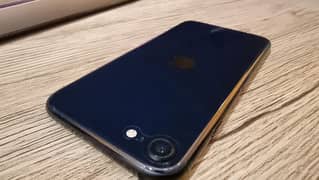 iPhone SE 3rd Gen 2023 128GB Factory Unlocked Apple Waranty