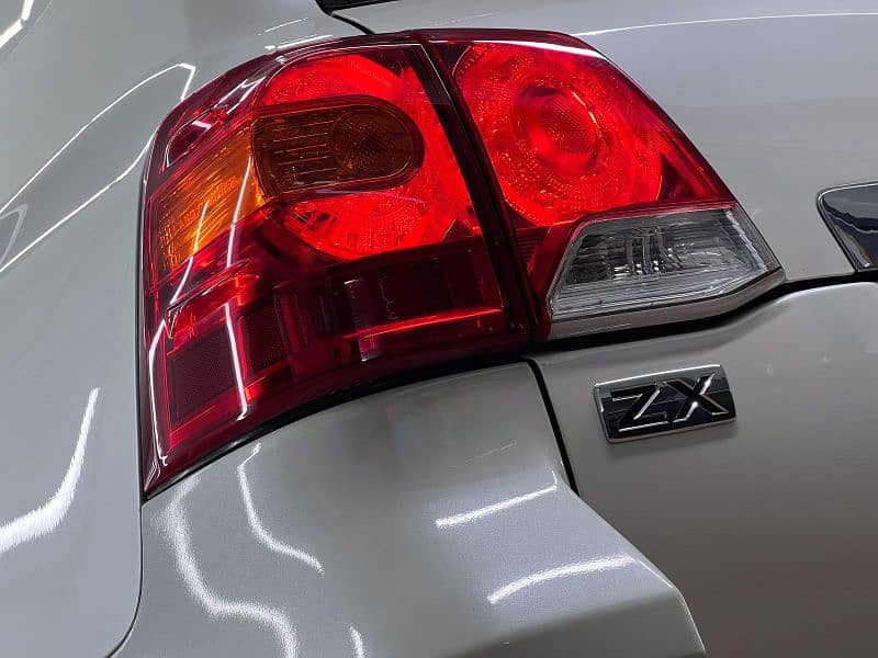 Toyota ZX V8 5