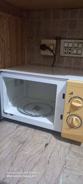 microwave oven of national company in good condition 3