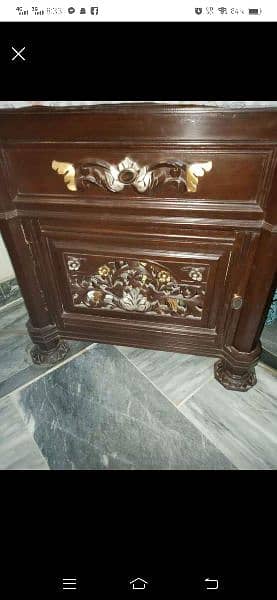 only 6 months used. pure wooden furniture nd guaranteed furniture. 5