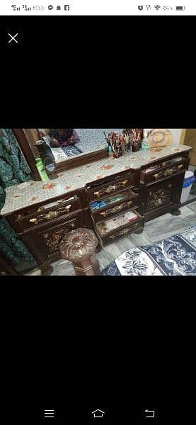 only 6 months used. pure wooden furniture nd guaranteed furniture. 6