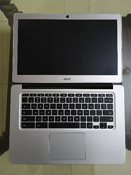 Razor thin Acer Metallic Laptop 8