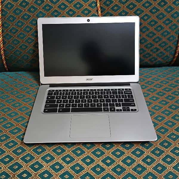 Razor thin Acer Metallic Laptop 8