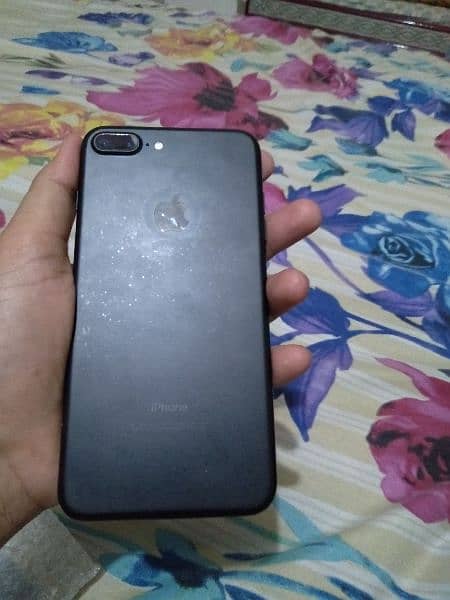 iphone 7plus 32gb non pta batry 76% panel chng ok h chalne me 1