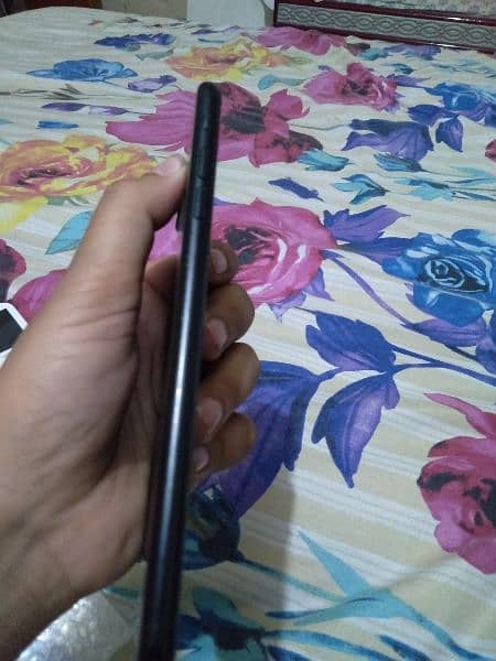 iphone 7plus 32gb non pta batry 76% panel chng ok h chalne me 2