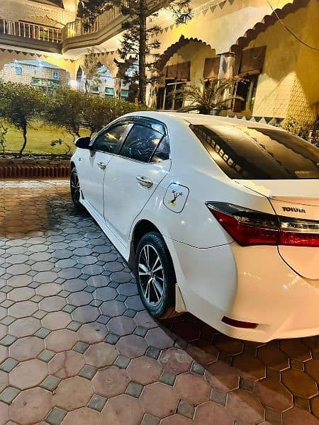 Toyota corolla altis 2020 model 3.4 pice touch Sindh registrar 3