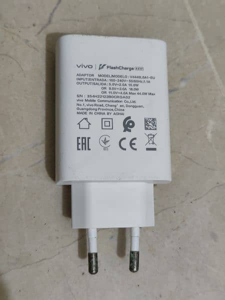 Vivo Flash 44watt Genuine Adopter. 1