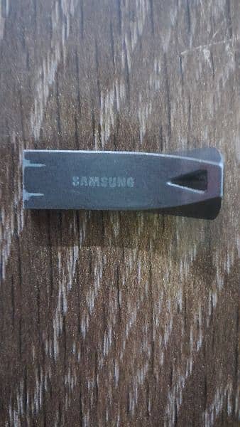 Samsung USB Flash Drive - 32 GB 0
