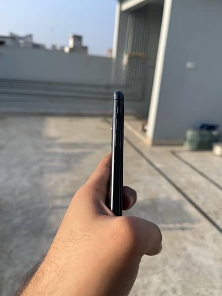 iphone 11 pro factory unlock with cover 2