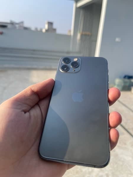iphone 11 pro factory unlock with cover 3