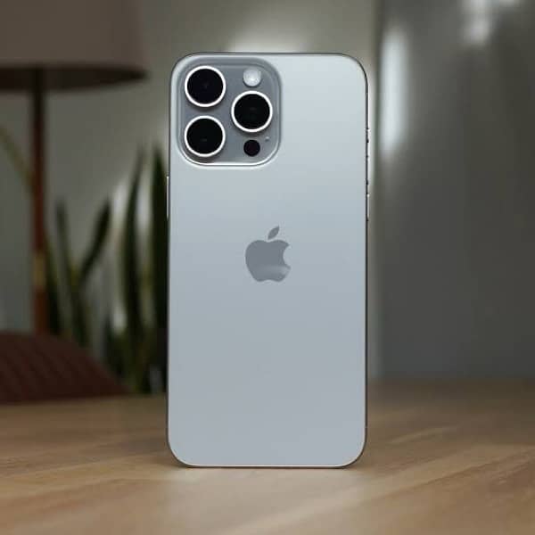 Apple Iphone 15 pro max 8