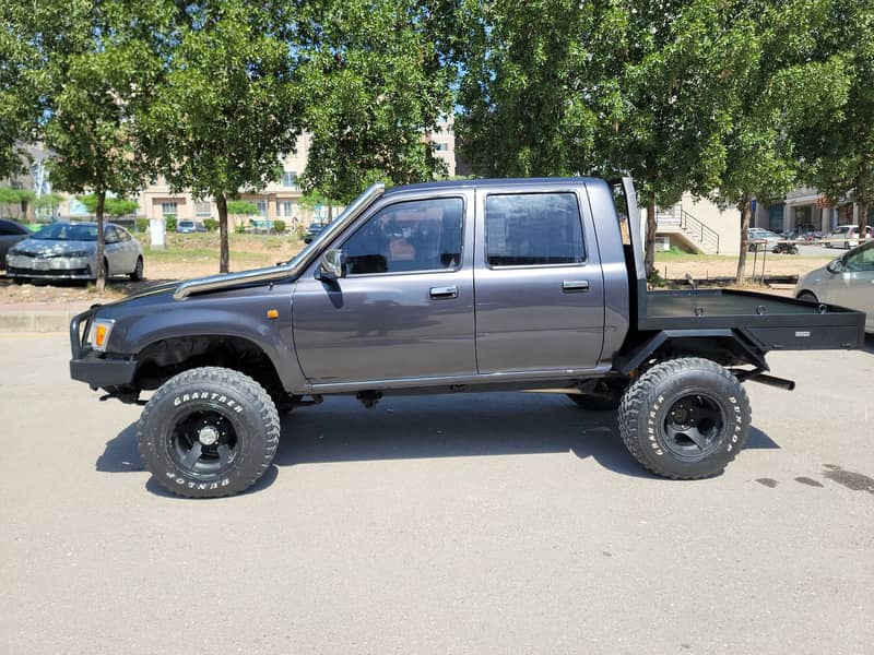 toyota hilux 4x4 double cab 13