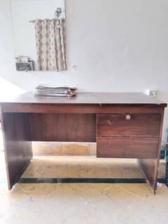 a very good study table at reasonable price 0